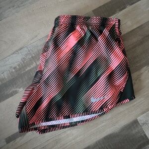 Nike Women's Dri-Fit Patterned Athletic Shorts Medium
